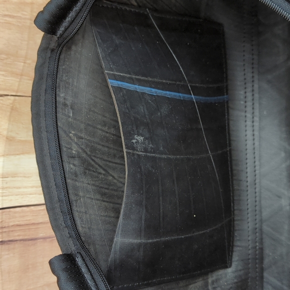 ENGLISH RETREADS Black Recycled Rubber Tote Shoulder Bag 16x9x3 Zipper C… - Picture 8 of 8